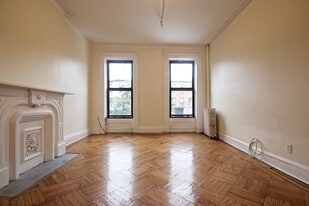 41 Halsey St, Unit 2R in Brooklyn, NY - Building Photo