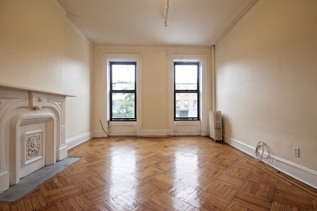 41 Halsey St, Unit 2R in Brooklyn, NY - Foto de edificio