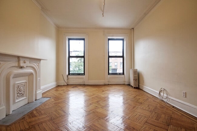 41 Halsey St, Unit 2R