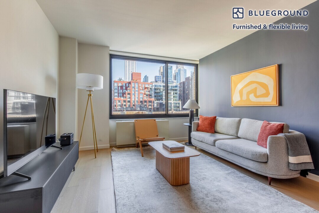180 W 20th St in New York, NY - Building Photo