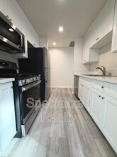 14562 Dickens St in Los Angeles, CA - Foto de edificio - Building Photo