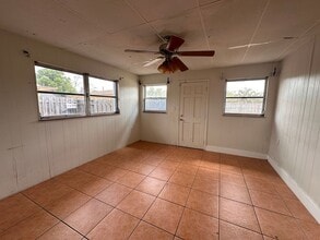 430 N Brink Ave in Sarasota, FL - Building Photo - Building Photo