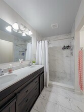 724 Kensington Lake Cir in Brandon, FL - Building Photo - Building Photo