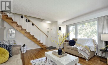 442 Highland Rd E in Kitchener, ON - Building Photo - Building Photo