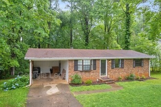 73 Leigh St in Commerce, GA - Building Photo - Building Photo