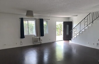 2412 S Shenandoah St in Los Angeles, CA - Foto de edificio - Building Photo