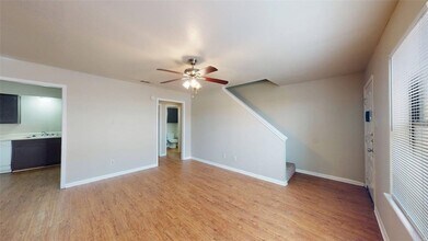 2807 Longmire Dr, Unit B in College Station, TX - Building Photo - Building Photo