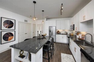 2180 Shadowood Pkwy in Atlanta, GA - Building Photo