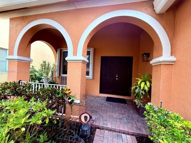 1463 Banyan Way in Weston, FL - Building Photo - Building Photo