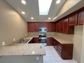7782 Cartilla Ave in Fontana, CA - Foto de edificio - Building Photo