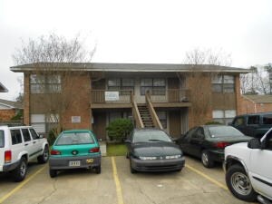 Caleigh's Court in Hattiesburg, MS - Building Photo