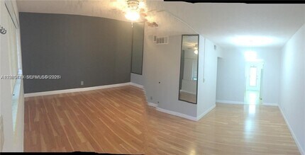 1450 NE 170th St in North Miami Beach, FL - Building Photo - Building Photo