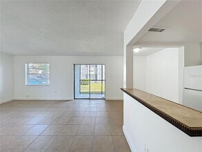 2569 N Alafaya Trail in Orlando, FL - Building Photo - Building Photo