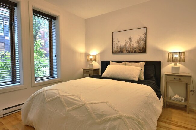 1853 Rue Panet in Montréal, QC - Building Photo - Building Photo
