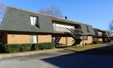 Camelot Apartments in Montgomery, AL - Building Photo - Building Photo