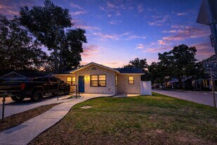 7218 N Highland Ave in Tampa, FL - Building Photo