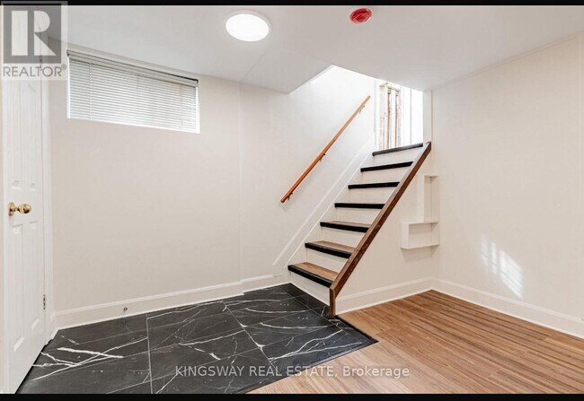 26 Reid Manor in Toronto, ON - Building Photo - Building Photo