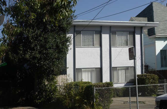 631 Taylor Ave in Alameda, CA - Building Photo - Building Photo