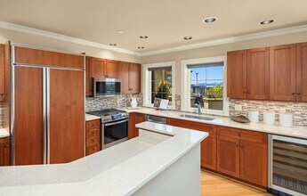 745 Bellevue Ave E in Seattle, WA - Building Photo - Building Photo