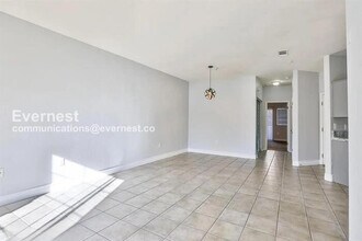 1917 Cutlass Dr in Henderson, NV - Foto de edificio - Building Photo