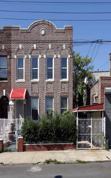 252 Atkins Ave in Brooklyn, NY - Foto de edificio