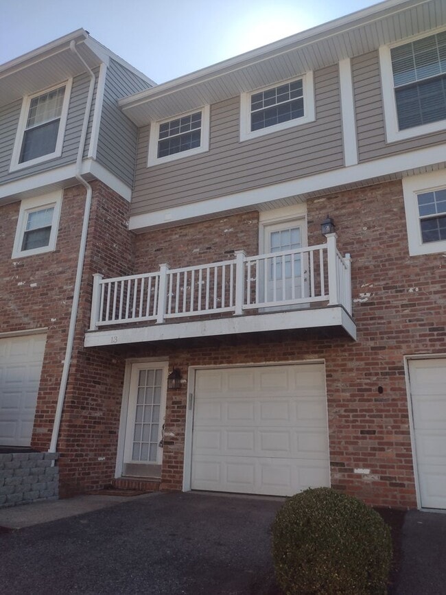 5493 Library Rd in Bethel Park, PA - Building Photo - Building Photo