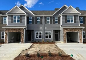 1815 Fox Den Way in Greenville, NC - Building Photo