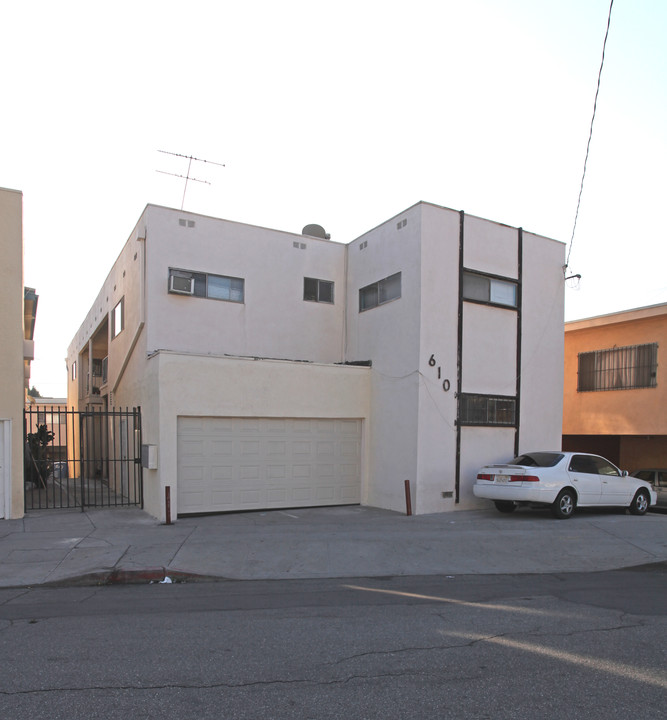 610 Bunker Hill Ave in Los Angeles, CA - Foto de edificio