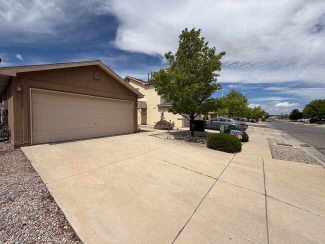 11015 Milky Way St NW in Albuquerque, NM - Building Photo - Building Photo
