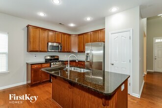 3012 Canopy Dr in Indian Trail, NC - Foto de edificio - Building Photo