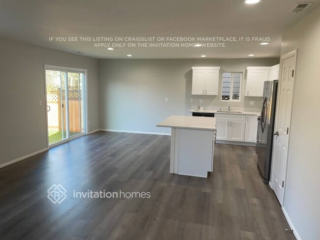 6947 Breeze Dr SE in Lacey, WA - Foto de edificio - Building Photo