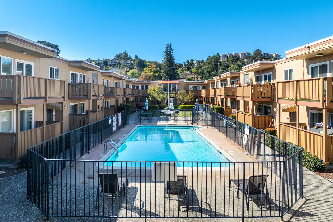 Eden Terrace in Castro Valley, CA - Building Photo