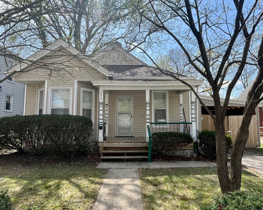 2413 Sanford Ave in Alton, IL - Building Photo