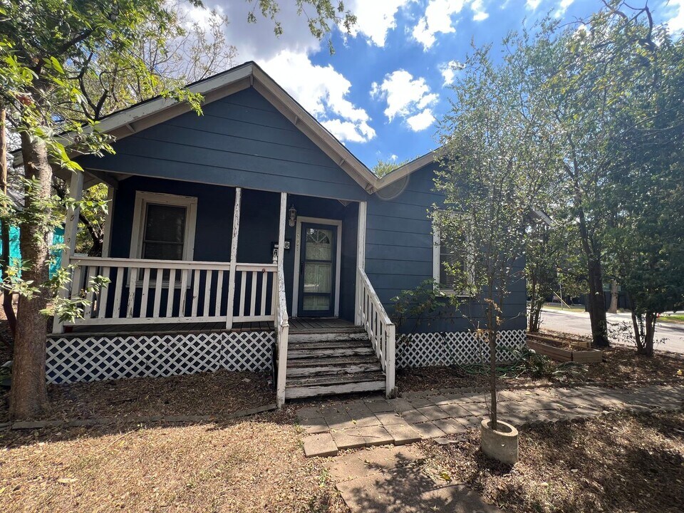 5001 Duval St in Austin, TX - Building Photo