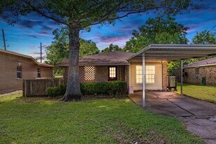 5310 6th St in Crosby, TX - Building Photo