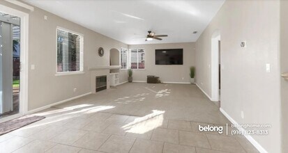 9412 Viridian Way in Elk Grove, CA - Foto de edificio - Building Photo