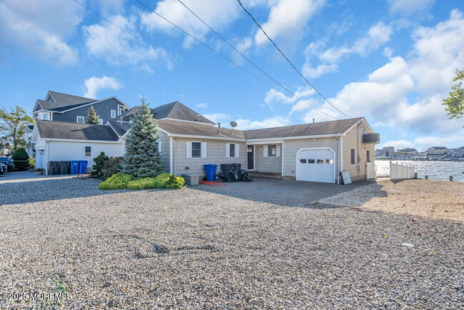 property at 68 Blue Heron Dr