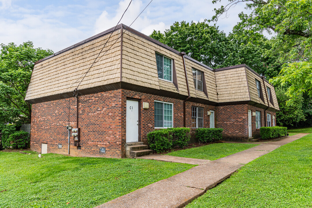 Harding Place Condominiums in Nashville, TN - Building Photo