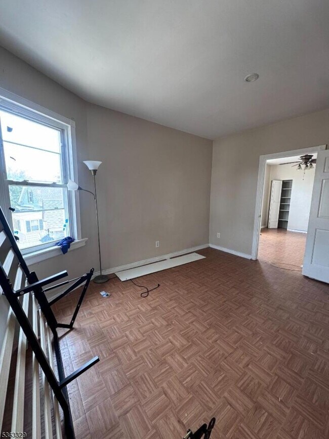 5 Barnert Pl in Paterson, NJ - Building Photo - Building Photo