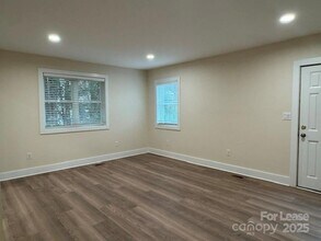 19612 Oak St, Unit 9 in Cornelius, NC - Foto de edificio - Building Photo