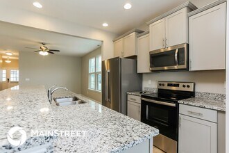 5 S Grey Abbey Dr in Clayton, NC - Building Photo - Building Photo