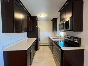 100 Manhasset Ave in Port Washington, NY - Building Photo - Building Photo