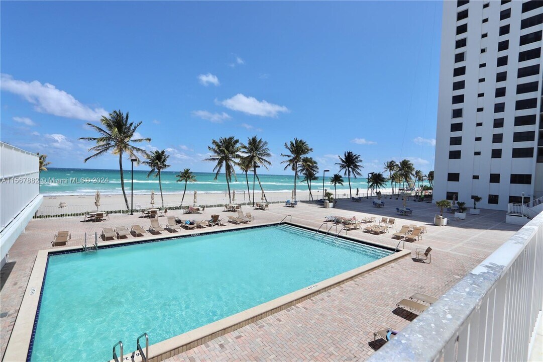 2401 S Ocean Dr, Unit 806 in Hollywood, FL - Building Photo