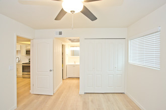 Highland 24 in Phoenix, AZ - Building Photo - Interior Photo