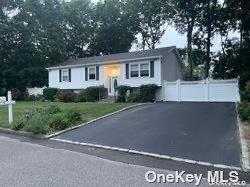 6 Wadsworth Ave in Coram, NY - Building Photo