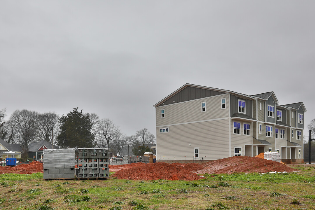 Pinkney Townes in Greenville, SC - Foto de edificio