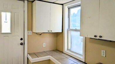 5 Morton Square-Unit -5B in Stoughton, MA - Building Photo - Building Photo