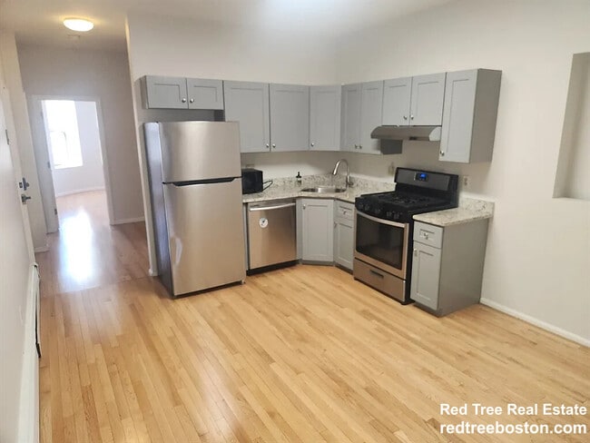 3148 Washington St, Unit 2