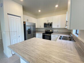 3313 W 111th Pl in Hialeah, FL - Building Photo - Building Photo