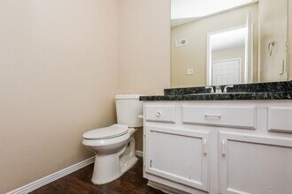 5915 Shadydell Dr in Fort Worth, TX - Building Photo - Building Photo